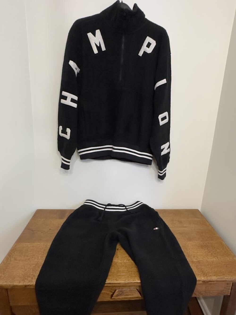 RARE CHAMPION FLEECE  PULLOVER AND MATCHING JOGGERS SIZE MEN'S MEDIUM